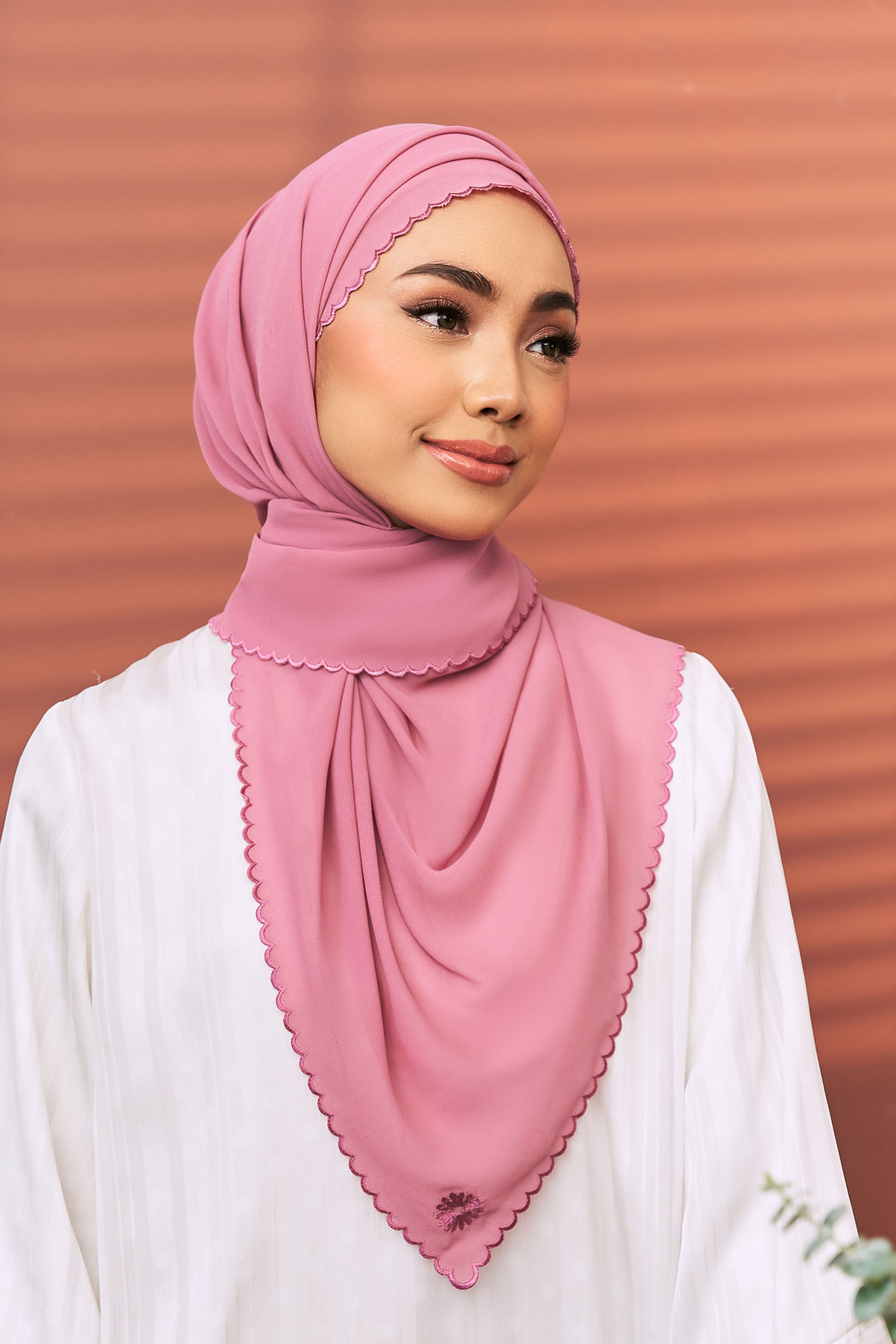 (AS-IS) TIARA Sulam Shawl in Pink